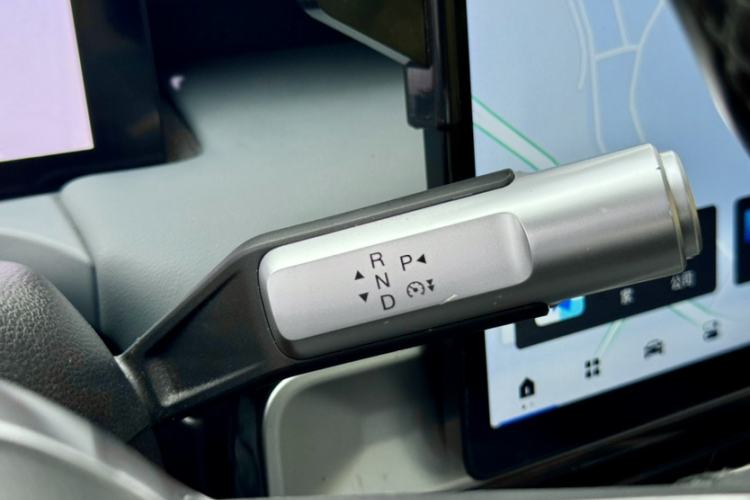 Used AION Y 2024 Plus 510 Intelligent Driving Version Gear Lever