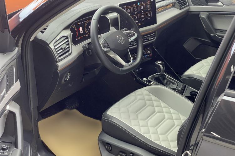 Used Volkswagen Tayron 2024 330TSI Two-Wheel Drive R-Line High-Energy Version Interior 1