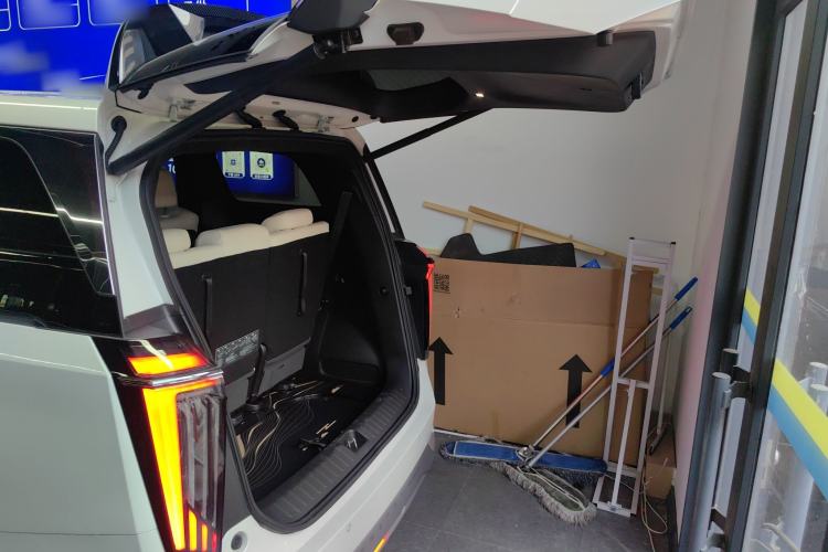 Used GAC Trumpchi M8 2023 Zongshi Series 400T Flagship Edition Trunk