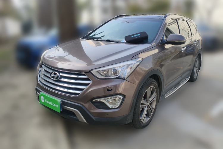 Used Hyundai Grand SantaFe 2013 3.0L 7-seat 4x4 Brown Interior Flagship Edition
