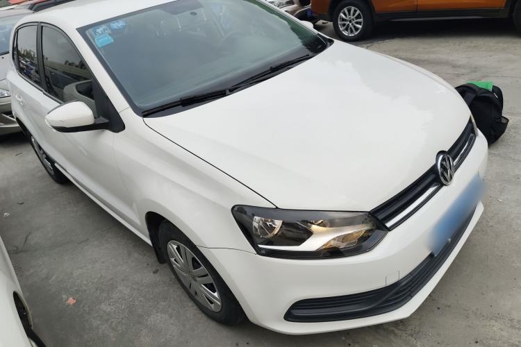 Used Volkswagen Polo 2016 1.4L Automatic Trendy Model Front Right 45 Deg