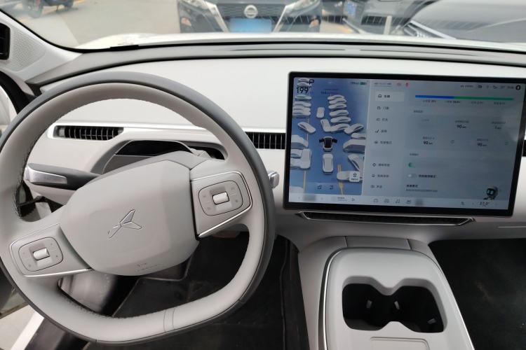 Used XPeng MONA M03 2025 600 with Ultra-Long Range Max Center Console
