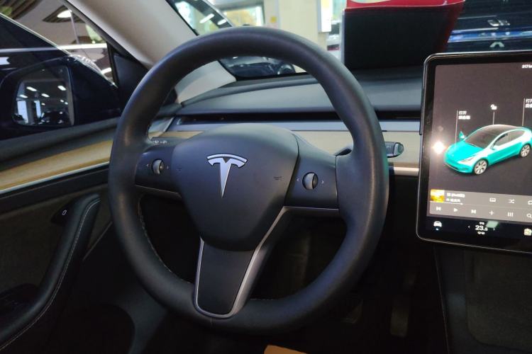 Used Tesla Model Y 2021 Standard Range Rear-Wheel Drive Version Steering Wheel