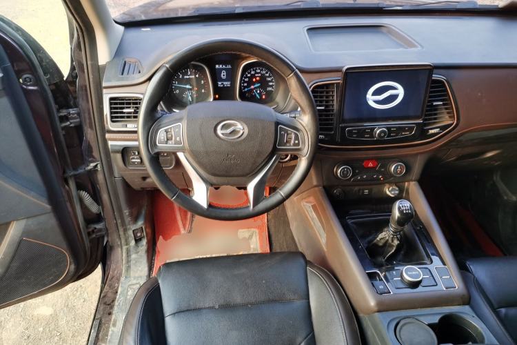 Used Zxauto Terralord 2019 2.5T Passenger Version Diesel Two-Wheel Drive Manual Ultra-Luxury Trim with Dual Features
