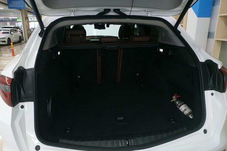 Used Alfa Romeo Stelvio 2017 2.0T 280HP Luxury Edition Trunk