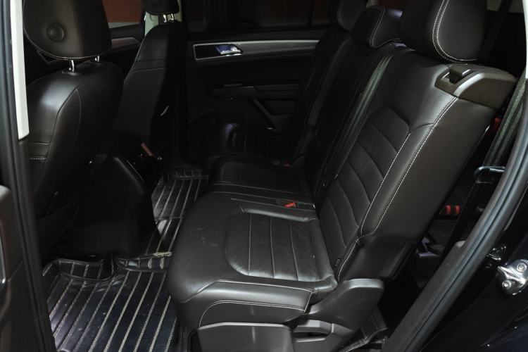 Used Volkswagen Teramont 2017 330TSI Two-Wheel-Drive Luxury Edition Left Rear Seat