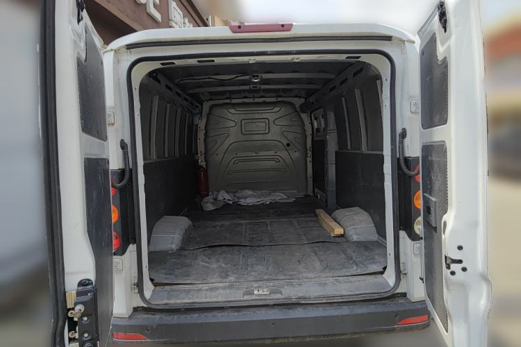 Used Farizon Xingxiang V 2023 V6E Guoxuan Hi-Tech 38.7 kWh Value Edition Trunk