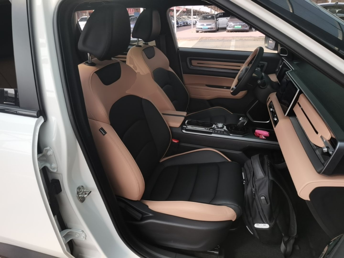 Geely Auto icon 2023 1.5TD Chocolate Smoothie Edition — снимка 19