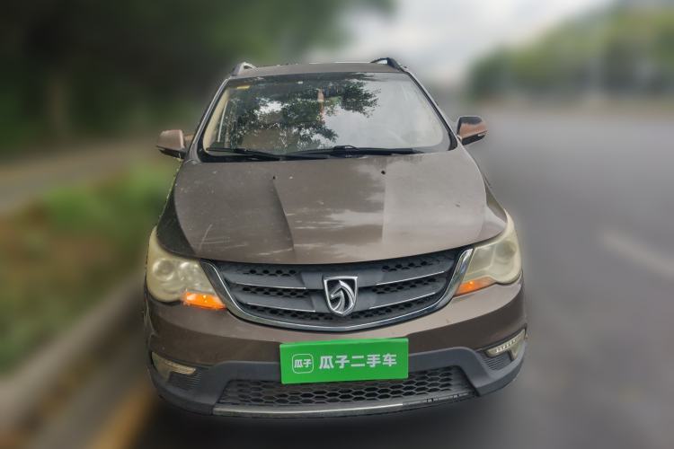 Used Baojun 730 2014 1.5L manual Comfort ESP version 7 seats Front