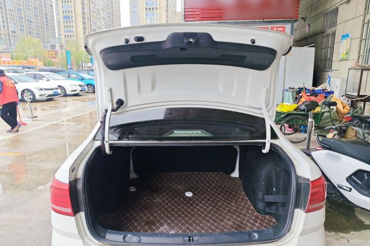 Used Volkswagen Lavida 2017 1.6L Manual Comfort Edition Trunk