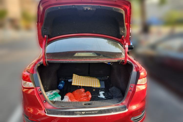 Used Nissan Lannia 2016 1.6L Manual Cool Edition Trunk