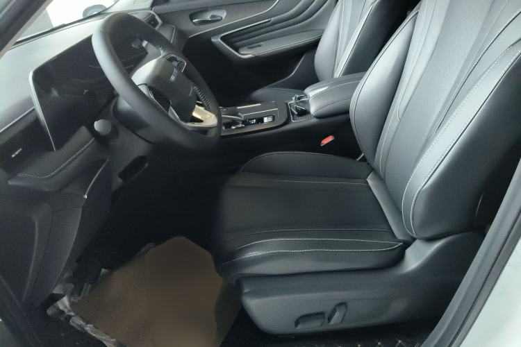 Used Venucia V 2023 260T Idol Edition Pro