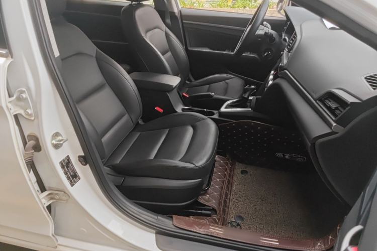 Used Hyundai Elantra (6th Generation / Lingdong) 2019 1.5L CVT ZhiXuan – Elite Version Right Front Seat