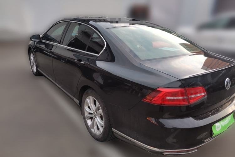 Used Volkswagen Magotan 2017 380TSI DSG Luxury Model Rear Left 45 Deg