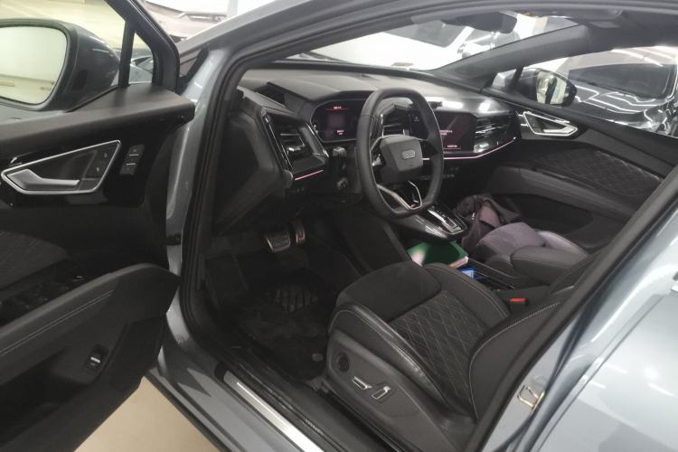 Used Audi Q4 e-tron 2022 50 e-tron quattro Visionary Edition