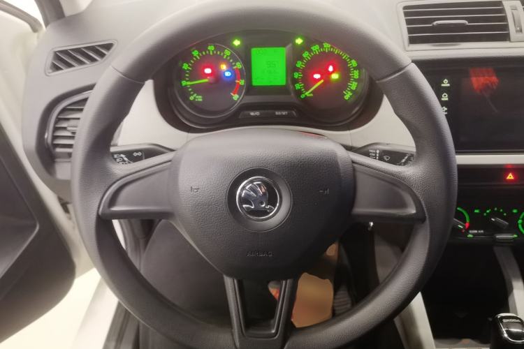 Used Skoda Fabia 2016 1.4L Automatic Car Enjoy Edition