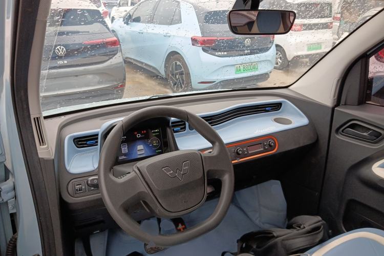 Used Wuling Hongguang MINIEV 2022 Zizai Version Lithium Iron Phosphate Center Console