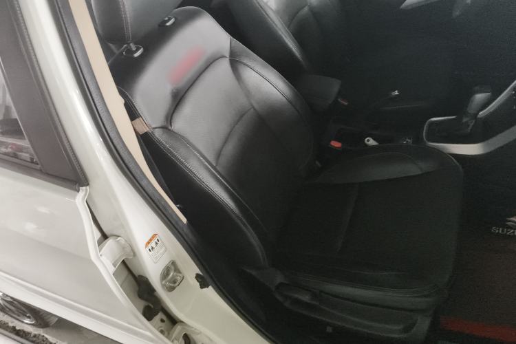 Used Suzuki S-Cross 2014 1.6L CVT Four-Wheel Drive Luxury Version
