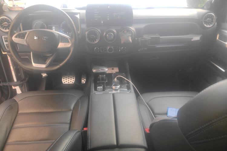 Used BAIC Off-Road BJ40 2020 2.0T Automatic Four-Wheel Drive Urban Hunter Edition Chivalrous Type Center Console
