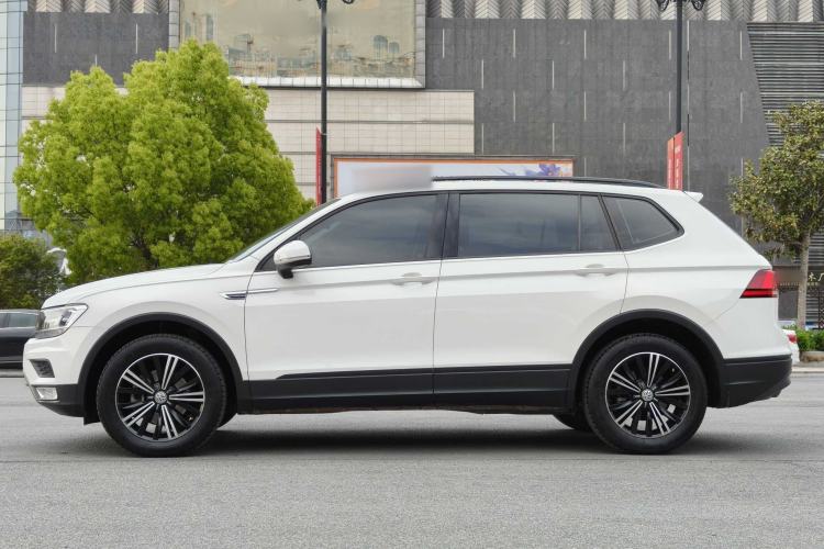 Used Volkswagen Tiguan L 2020 330TSI Automatic Two-Wheel Drive Luxury Edition China VI Standard Exterior 3