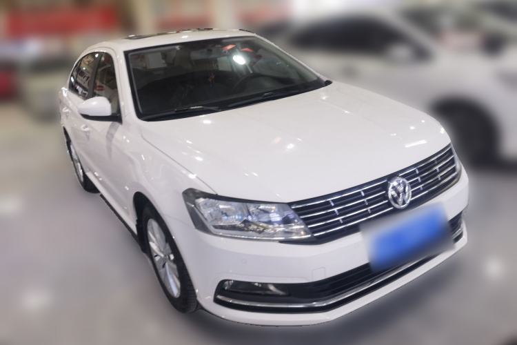 Used Volkswagen Lavida 2017 1.6L Automatic Comfort Edition Front Right 45 Deg