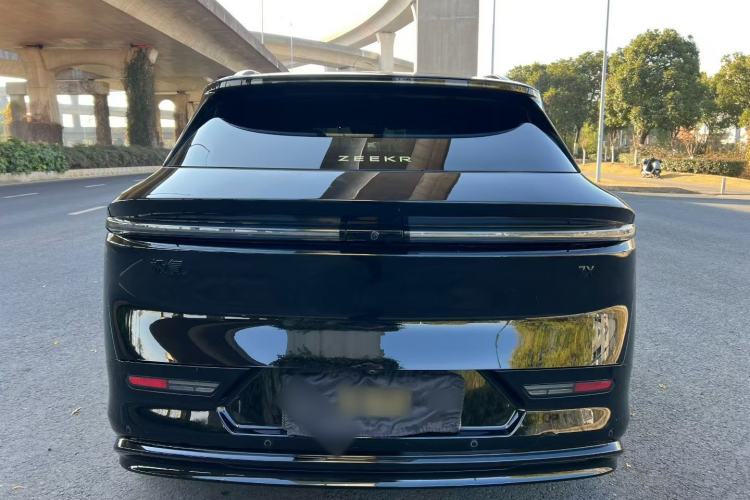 Used Zeekr 7X 2025 100 kWh Long-Range Rear-Wheel Drive with Intelligent Driving Features