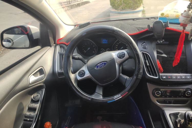 Used Ford Focus 2012 Hatchback 1.6L Manual Fashion Edition