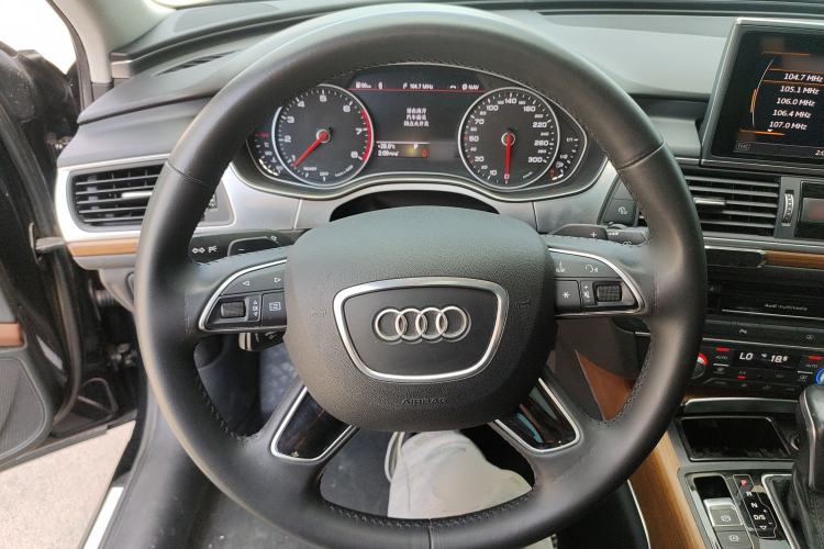 Used Audi A6L 2018 30th Anniversary Edition 30 FSI Style Model Steering Wheel