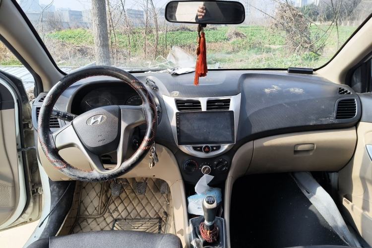 Used Hyundai Verna (older generation) 2014 1.4L Manual Smart GLS Trim