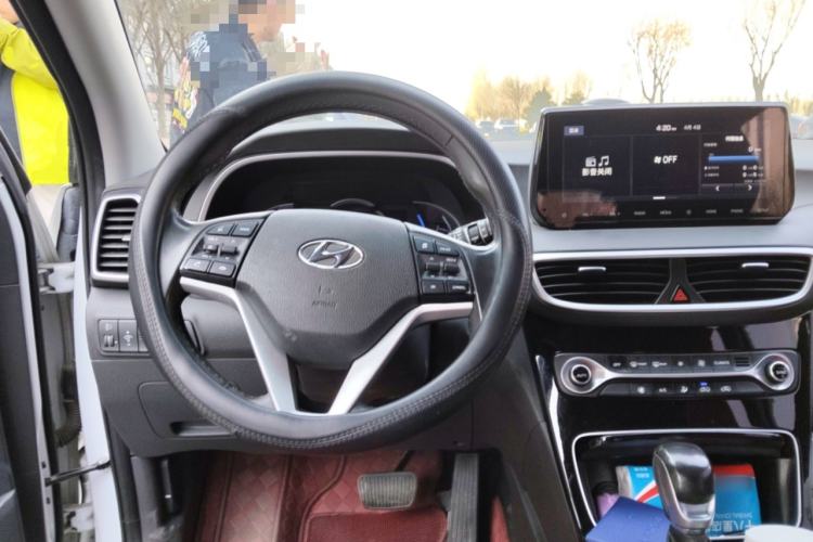 Used Hyundai Tucson 2019 280TGDi Dual-Clutch Two-Wheel Drive Fashion Edition China VI Standard
