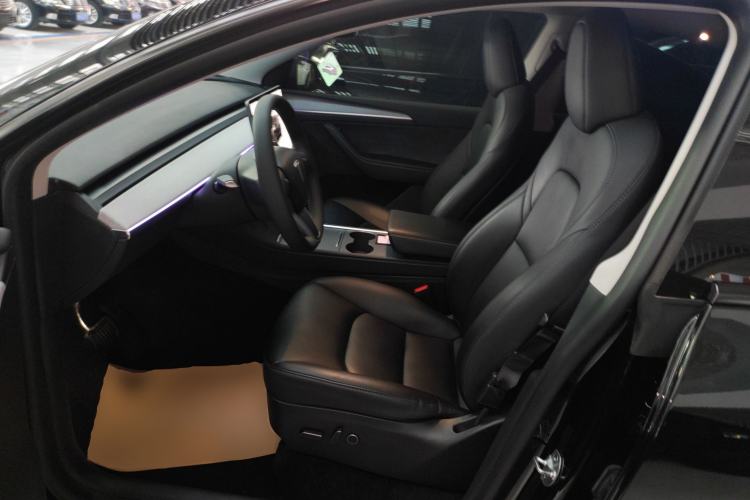 Used Tesla Model Y 2023 Rear-Wheel-Drive Version
