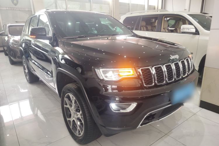 Used Jeep Grand Cherokee 2020 3.0L Elite Navigation Edition Front Right 45 Deg