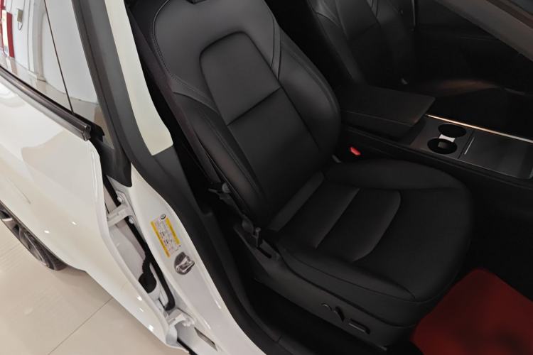 Used Tesla Model Y 2021 Long-Range All-Wheel-Drive Version 3D7