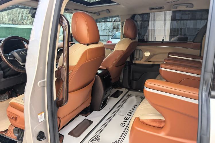 Used Toyota Sienna 2021 2.5L Hybrid Comfort Edition