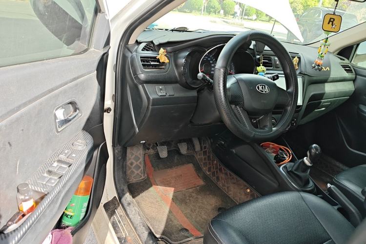 Used Kia K2 2012 Sedan 1.4L MT GLS Commemorative Edition
