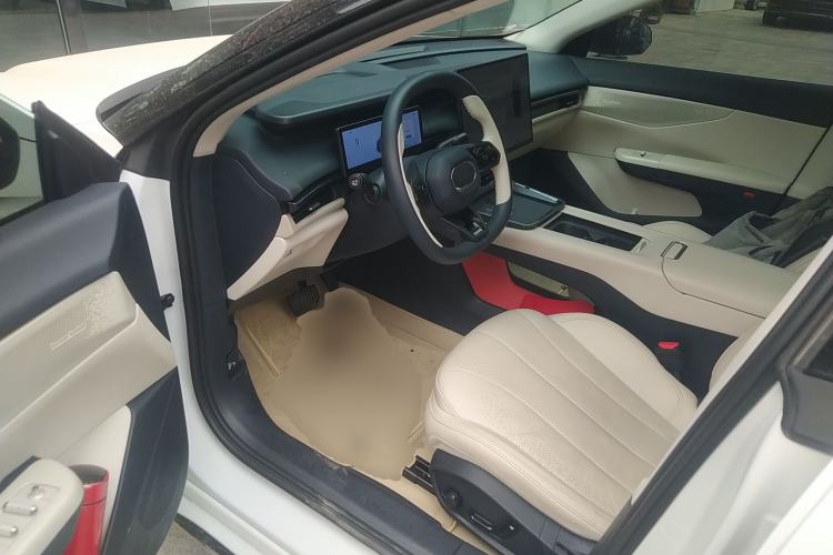 Used Lynk & Co 07 2024 EM-P 126 Long-Range Halo
