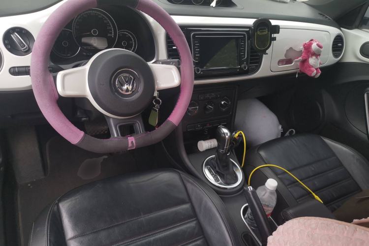 Used Volkswagen Beetle 2013 1.4 TSI Comfort Model Center Console