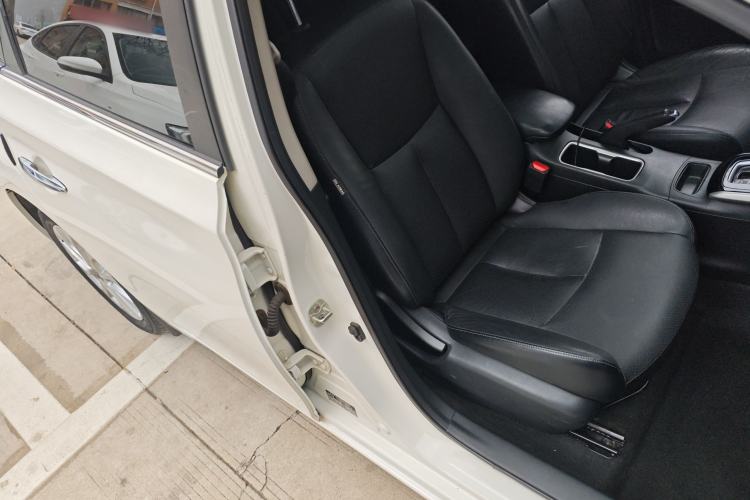 Used Nissan Sylphy 2019 1.6XV CVT Smart Connect Luxury Edition China VI Standard Right Front Seat