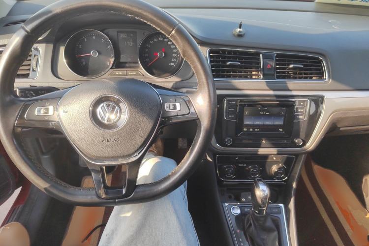 Used Volkswagen Lavida 2015 1.6L Automatic Luxury Edition
