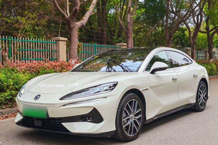 Used Denza Z9 2024 1100 km Four-Wheel Drive Max Version