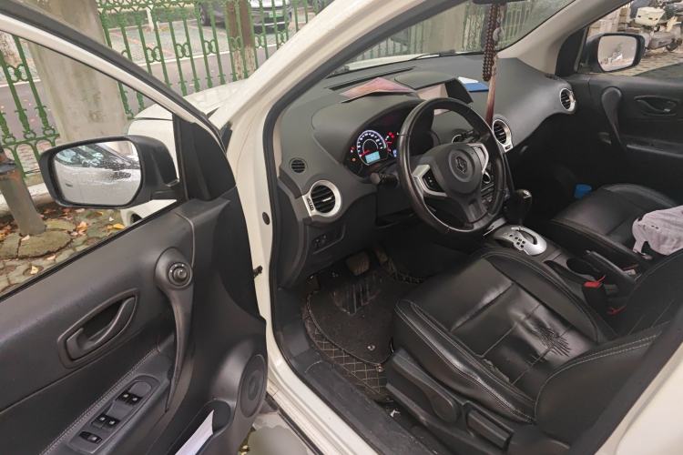 Used Renault Koleos 2014 Revised Version 2.0L Two-Wheel Drive Standard Edition Driver Seat