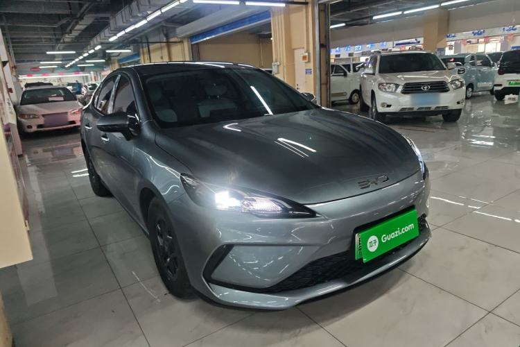 Used BYD Seal 05 DM-i 2025 DM-i Smart Drive 55KM Luxury Model Front Right 45 Deg