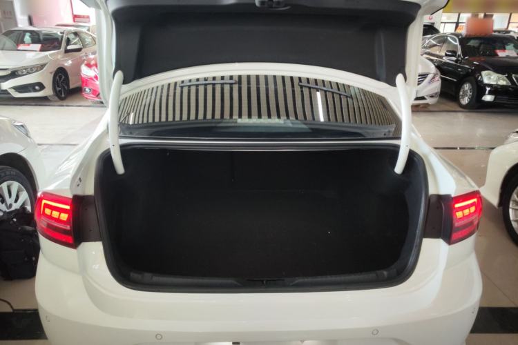 Used Volkswagen Lamando 2019 230TSI DSG Fashion Edition China VI