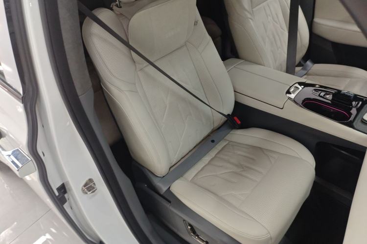 Used Zeekr 009 2024 7-Seater Walk-Through Version Four-Wheel Drive 108 kWh
