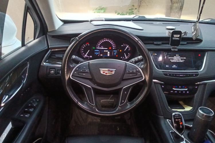 Used Cadillac XT5 2016 28T Four-Wheel Drive Luxury Model Steering Wheel