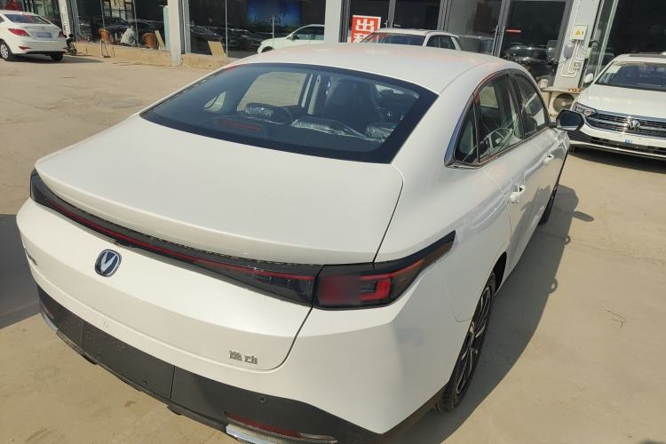 Used CHANGAN Eado 2025 Blue Whale 1.5T 500Bar Prestige Model
