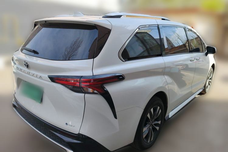Used Toyota Granvia 2024 2.5L Hybrid Luxury Edition Exterior 5