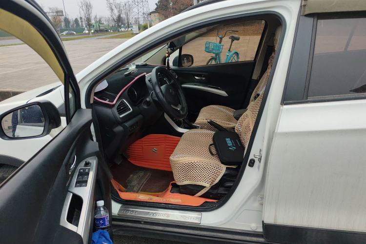 Used Suzuki S-Cross 2015 1.6L CVT Two-Wheel Drive Entry-Level Trim
