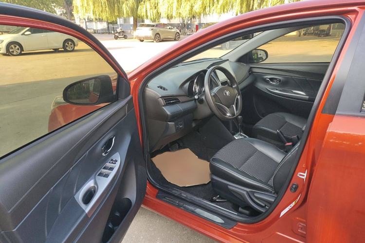 Used Toyota YARiS L Zhi Xuan 2015 1.5G Automatic Orange Limited Edition