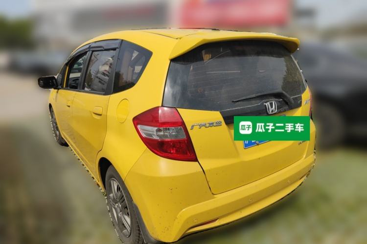 Used Honda Fit 2011 1.3L automatic comfort version
